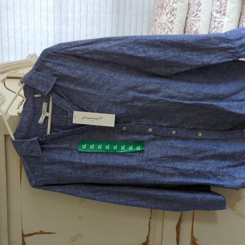 Foxcroft women’s blue denim look button up blouse Size XL.